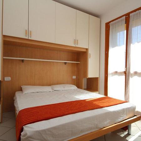Residence Sole E Mare Appartamenti Rosolina Mare Buitenkant foto